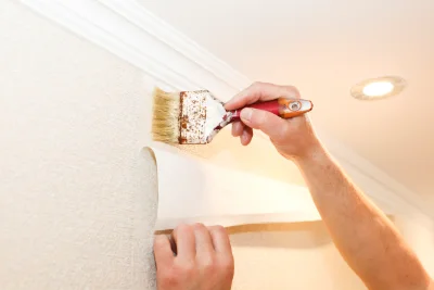 Pose de papier peint à Pomeys — revêtements muraux et toiles de verre